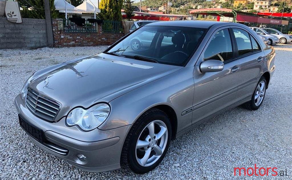 2005' Mercedes-Benz C 220 photo #1