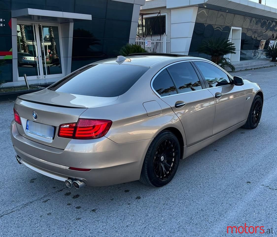 2012' BMW 528 photo #3