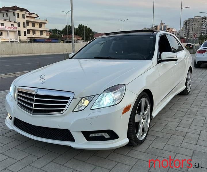 2011' Mercedes-Benz E 350 photo #1