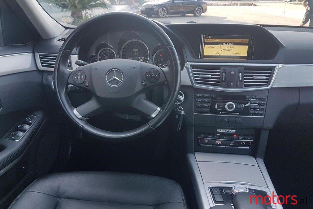 2010' Mercedes-Benz E 350 photo #2