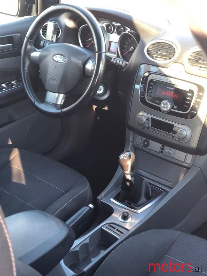 2009' Ford Focus photo #2