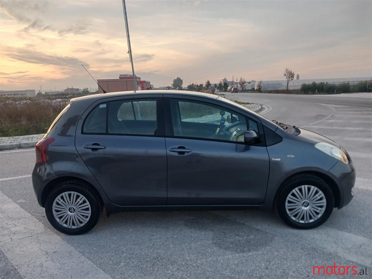 2008' Toyota Yaris photo #6