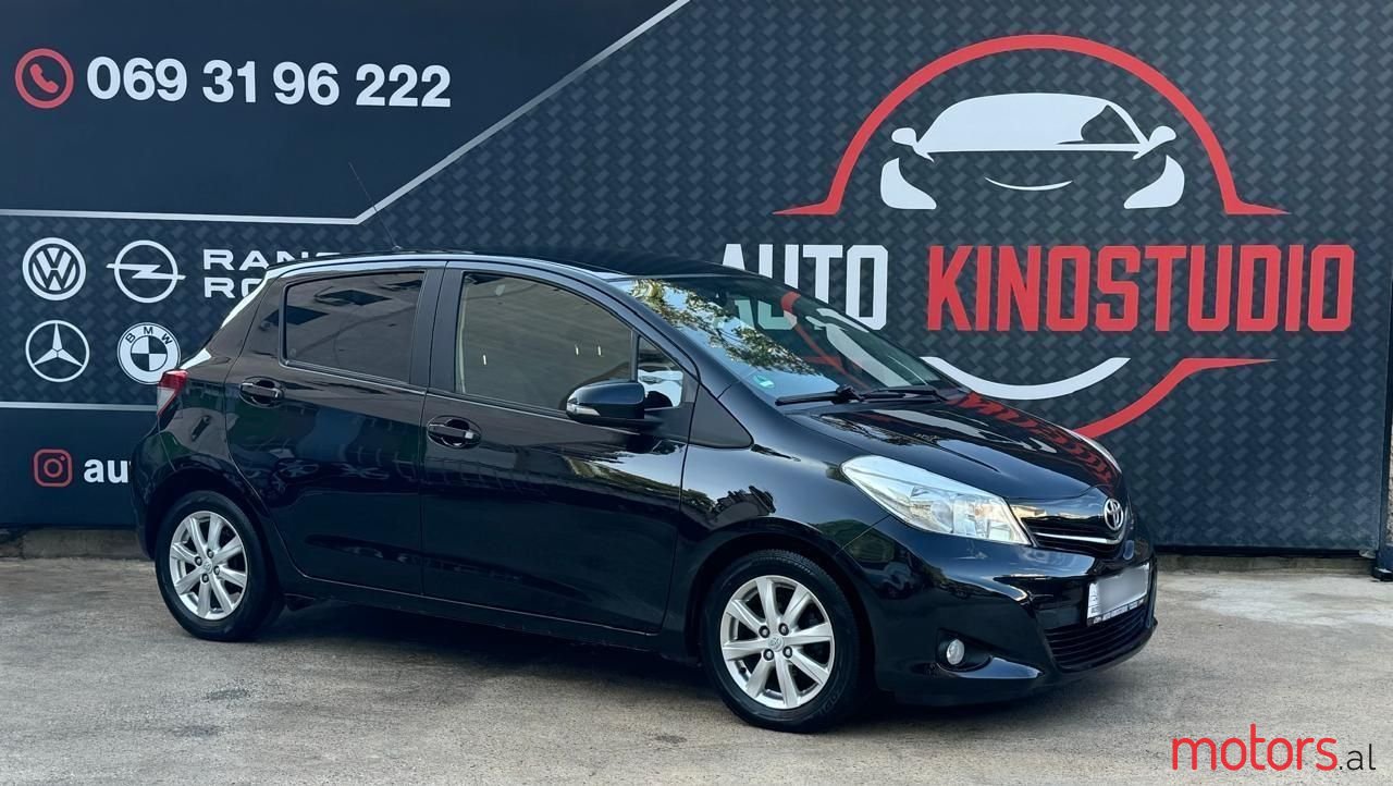 2014' Toyota Yaris photo #1