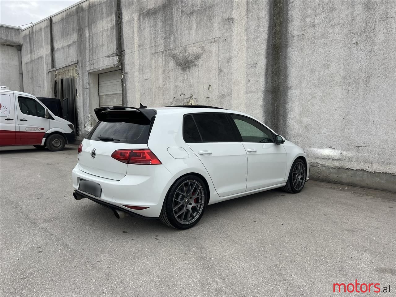 2016' Volkswagen Golf photo #5