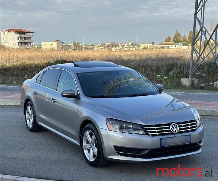 2013' Volkswagen Passat photo #6