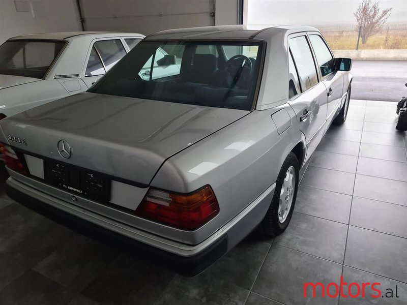 1992' Mercedes-Benz E 300 photo #4