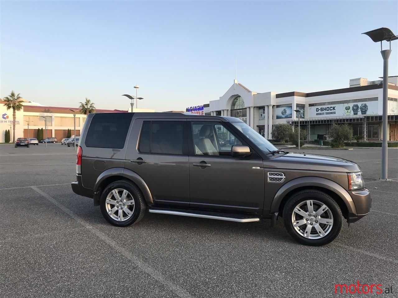 2012' Land Rover Discovery photo #6