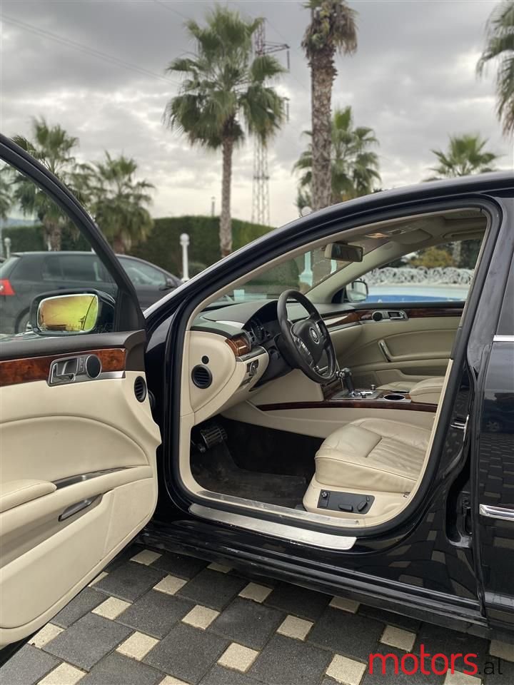 2012' Volkswagen Phaeton photo #4