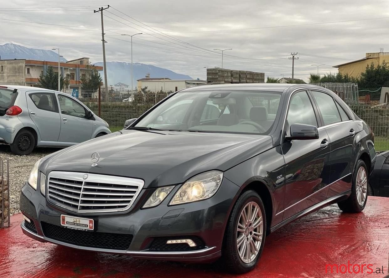 2009' Mercedes-Benz E 250 photo #1