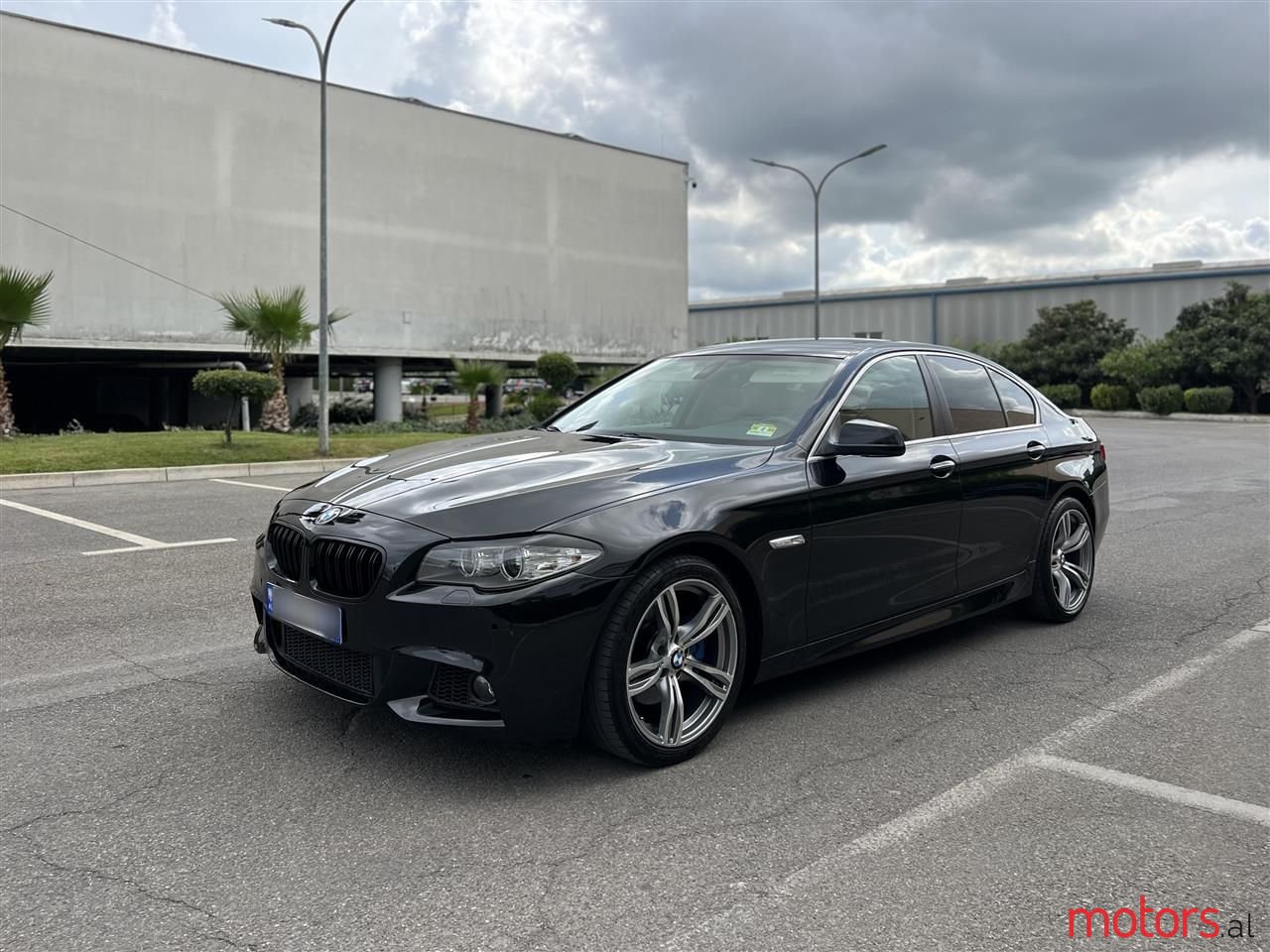 2012' BMW 528 photo #1