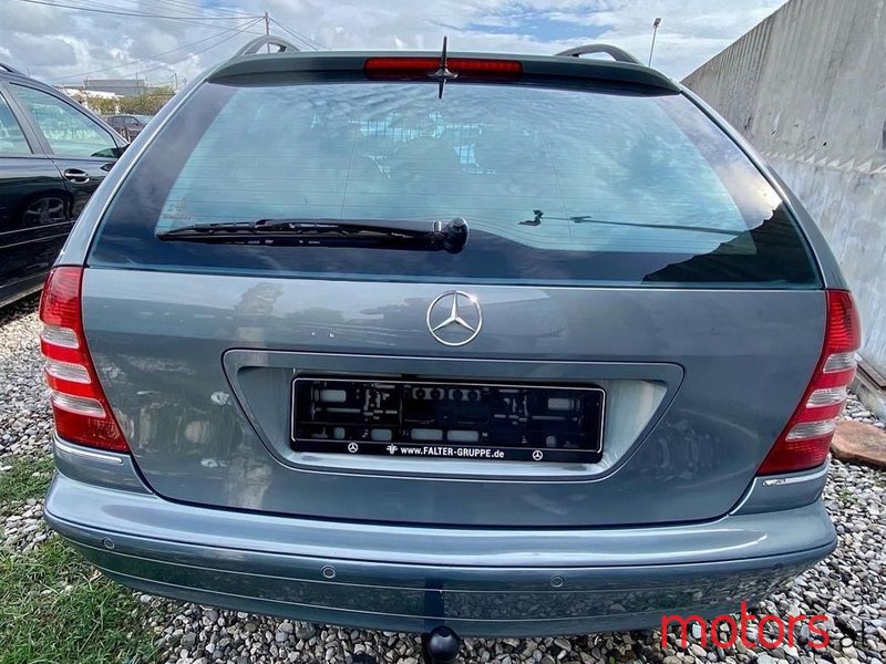 2005' Mercedes-Benz 220 photo #3