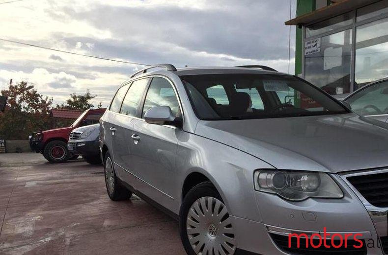 2008' Volkswagen Passat photo #1