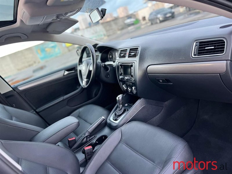2013' Volkswagen Jetta photo #5