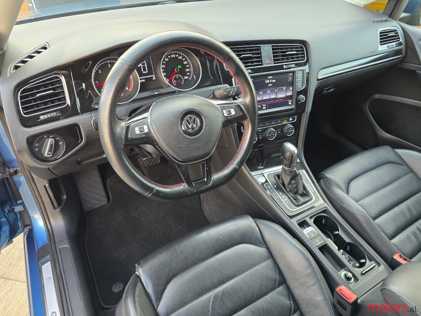 2014' Volkswagen Golf photo #5