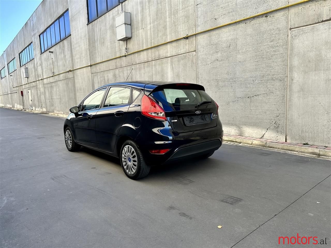 2010' Volkswagen Golf photo #3