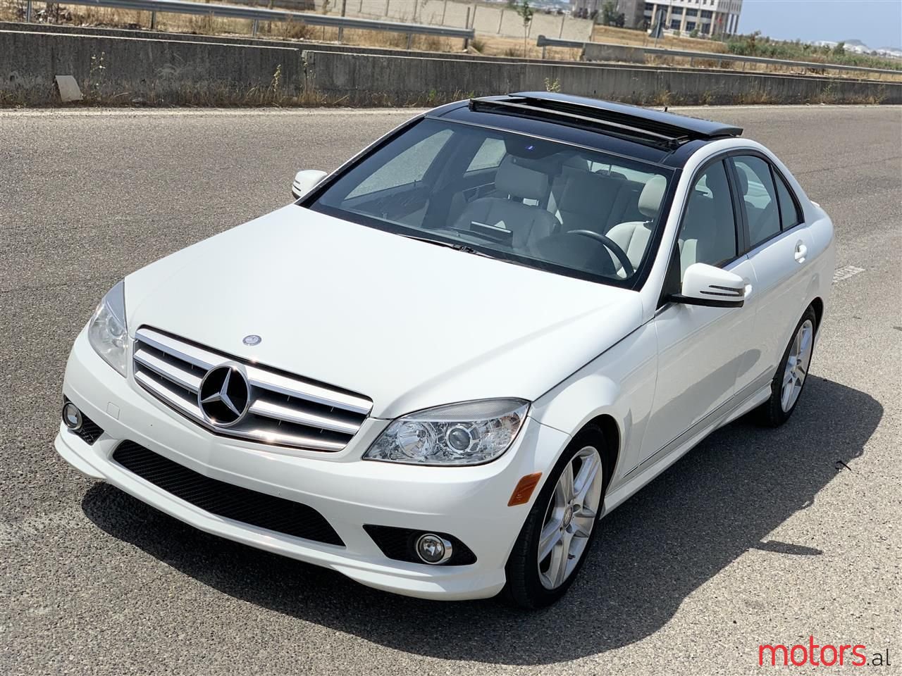 2010' Mercedes-Benz C 300 photo #1