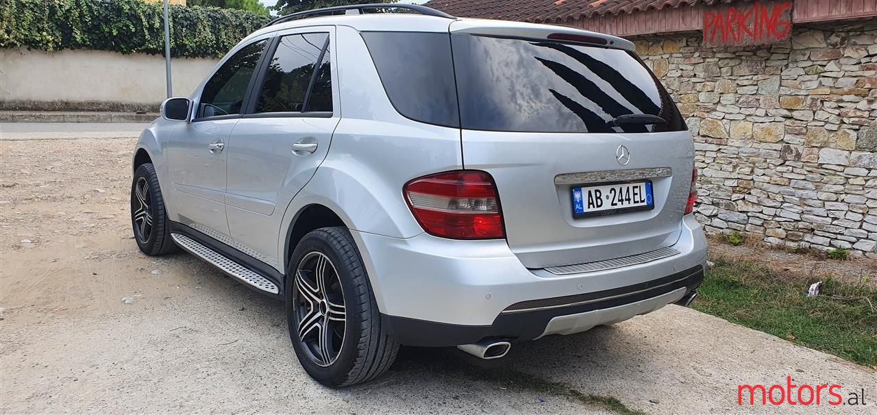 2006' Mercedes-Benz 320 photo #4