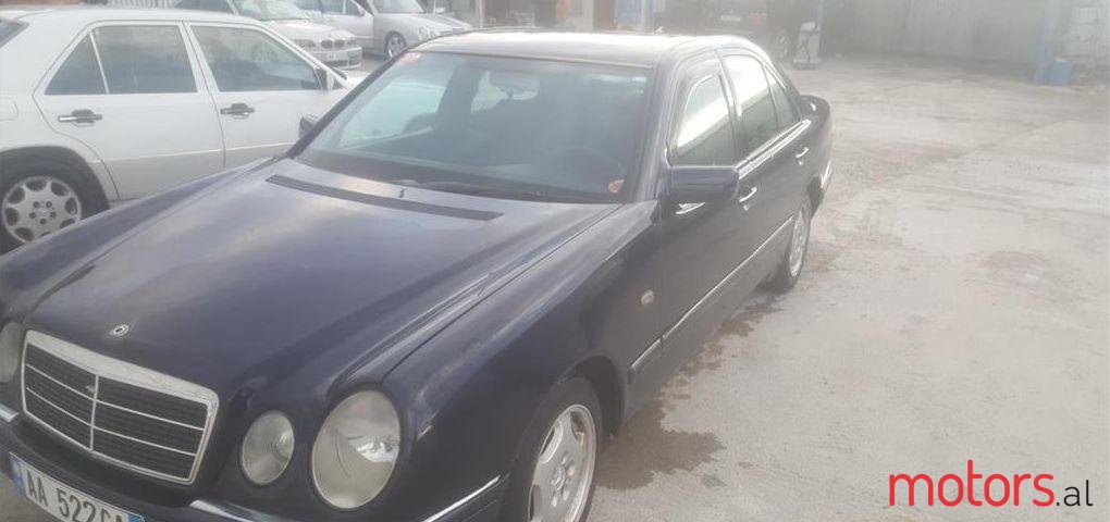 1995' Mercedes-Benz E 200 photo #1