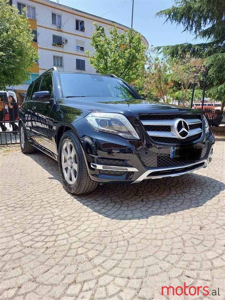 2015' Mercedes-Benz GLK 220 photo #2