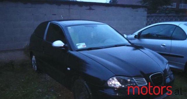 2004' SEAT Ibiza photo #1
