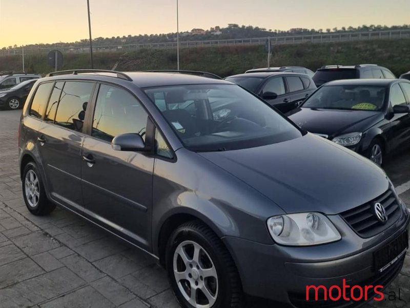 2006' Volkswagen Touran photo #1