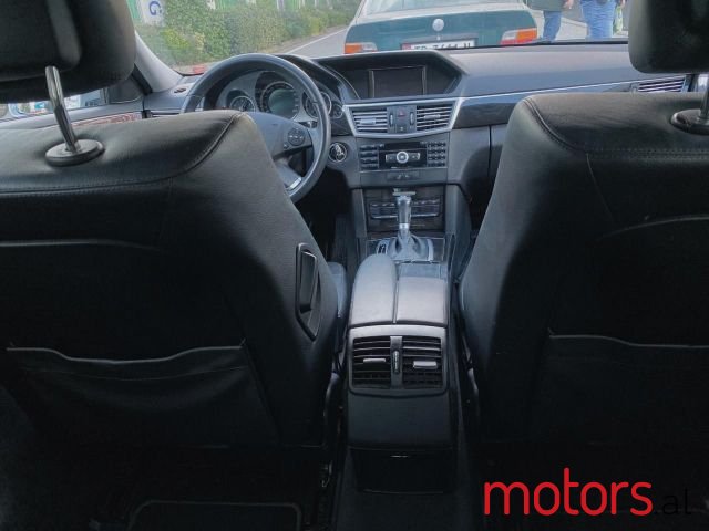 2009' Mercedes-Benz E-Class photo #5