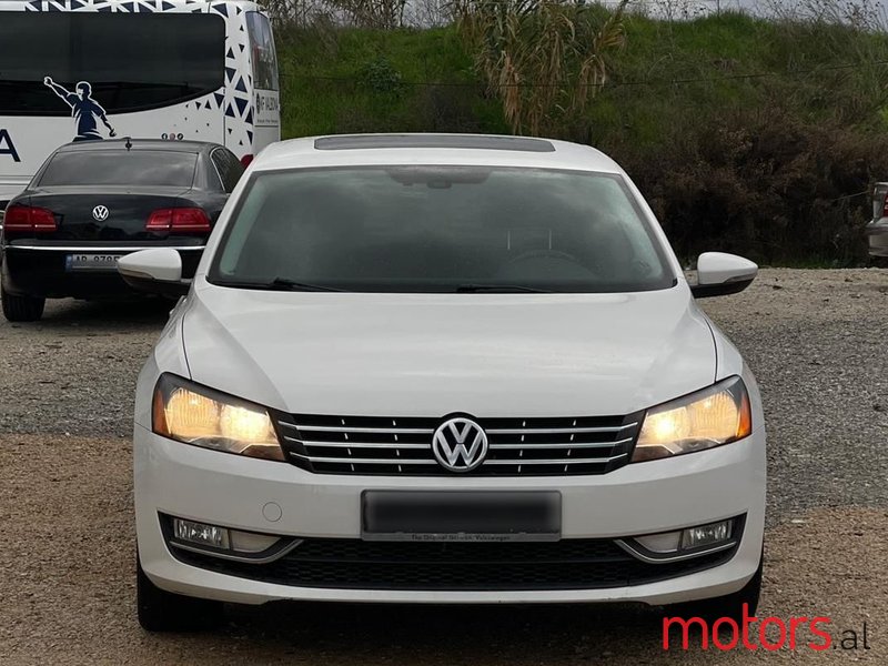 2012' Volkswagen Passat photo #1