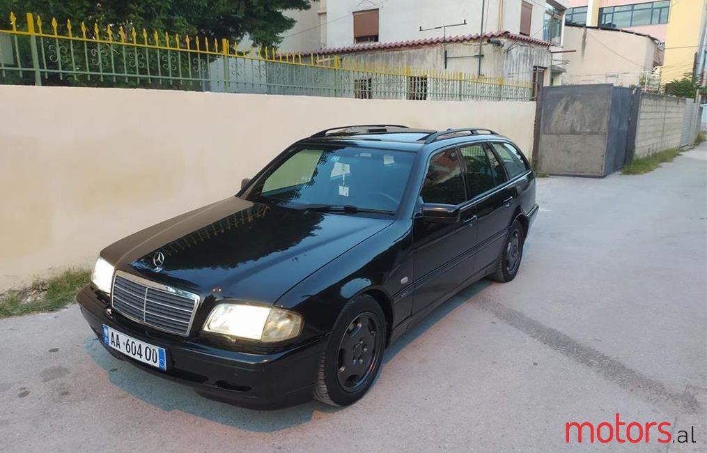 2000' Mercedes-Benz C 200 photo #1