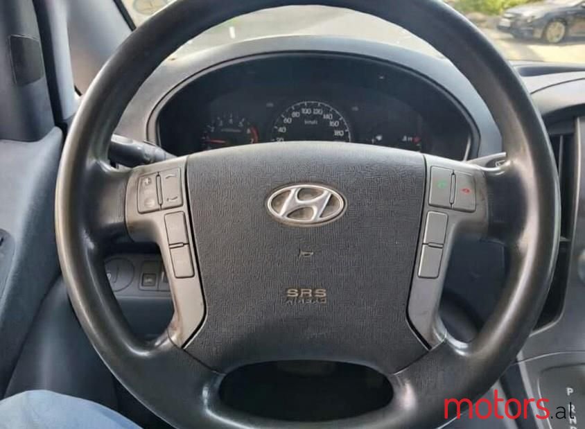 2012' Hyundai H-1 Starex photo #2