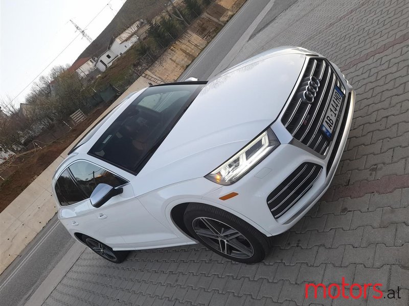 2018' Audi SQ5 photo #2