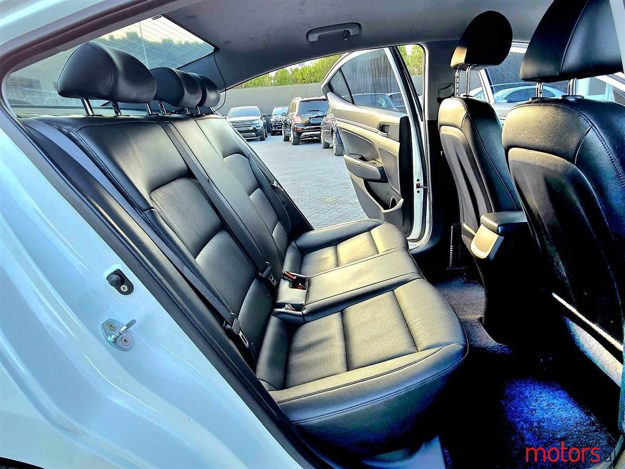 2016' Hyundai Avante photo #2