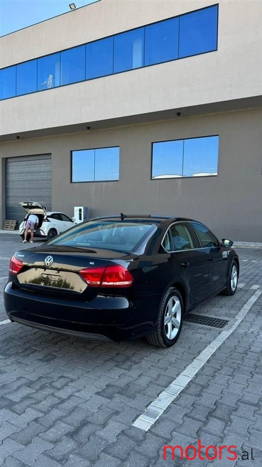 2012' Volkswagen Passat photo #3