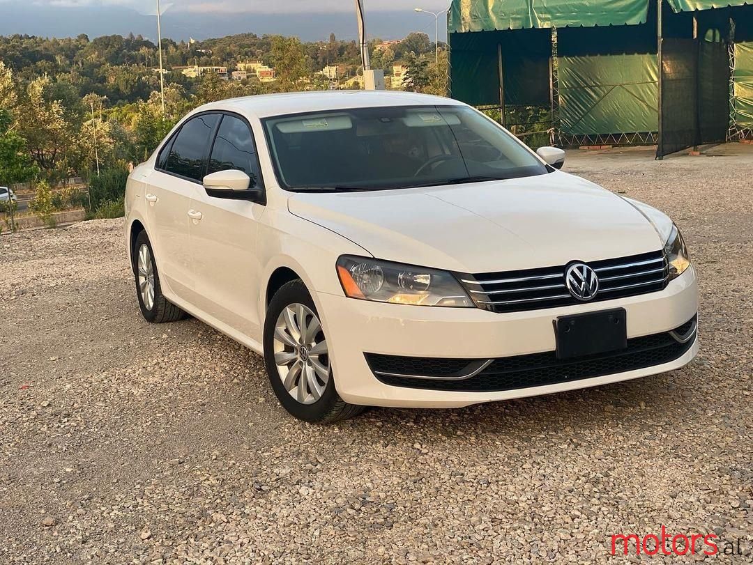 2013' Volkswagen Passat photo #3