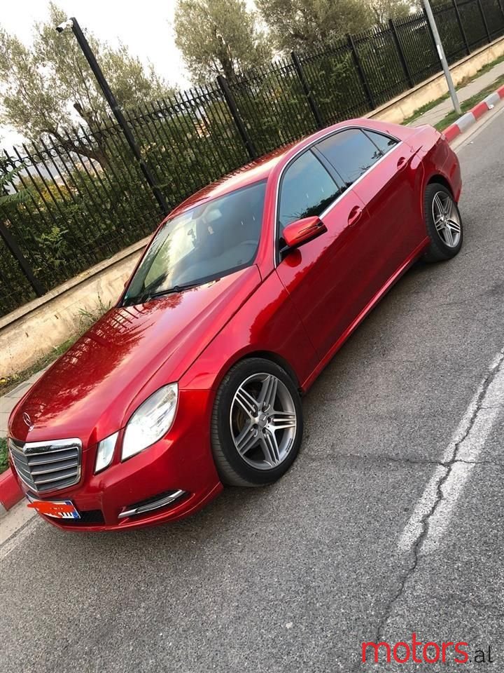 2013' Mercedes-Benz E 220 photo #3