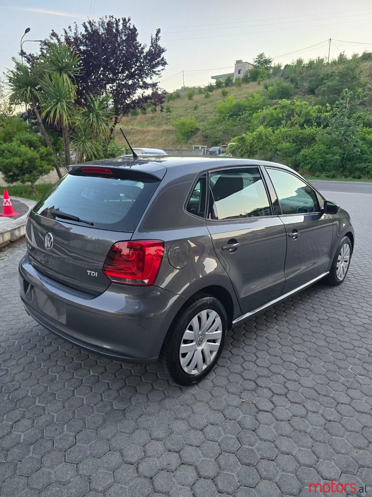 2012' Volkswagen Polo photo #2