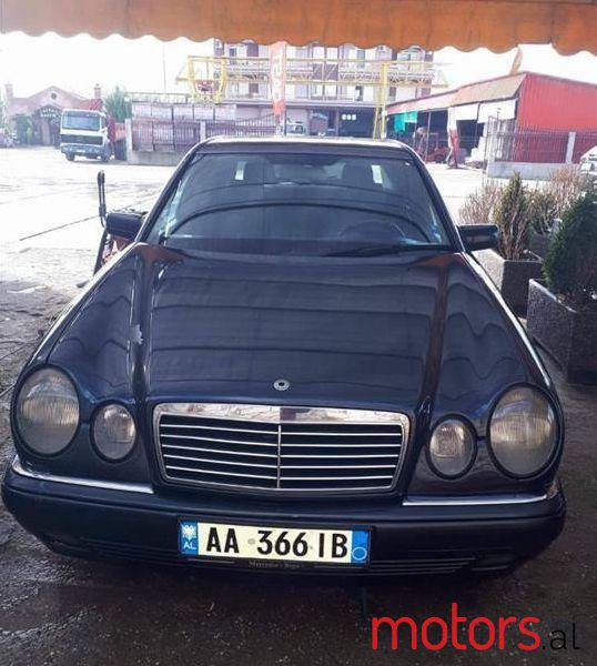 1998' Mercedes-Benz E 280 photo #1