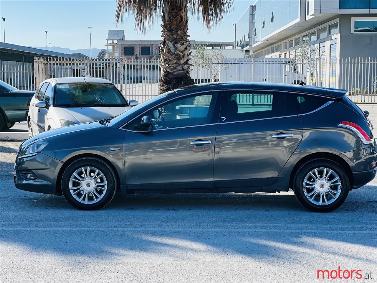 2010' Lancia Delta photo #2