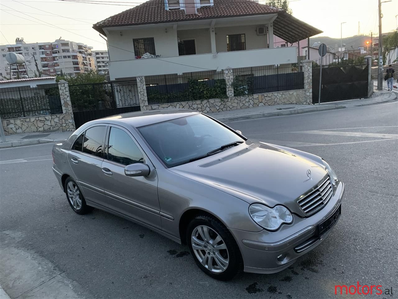 2005' Mercedes-Benz C 220 photo #5