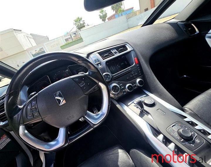2014' Citroen DS5 photo #6
