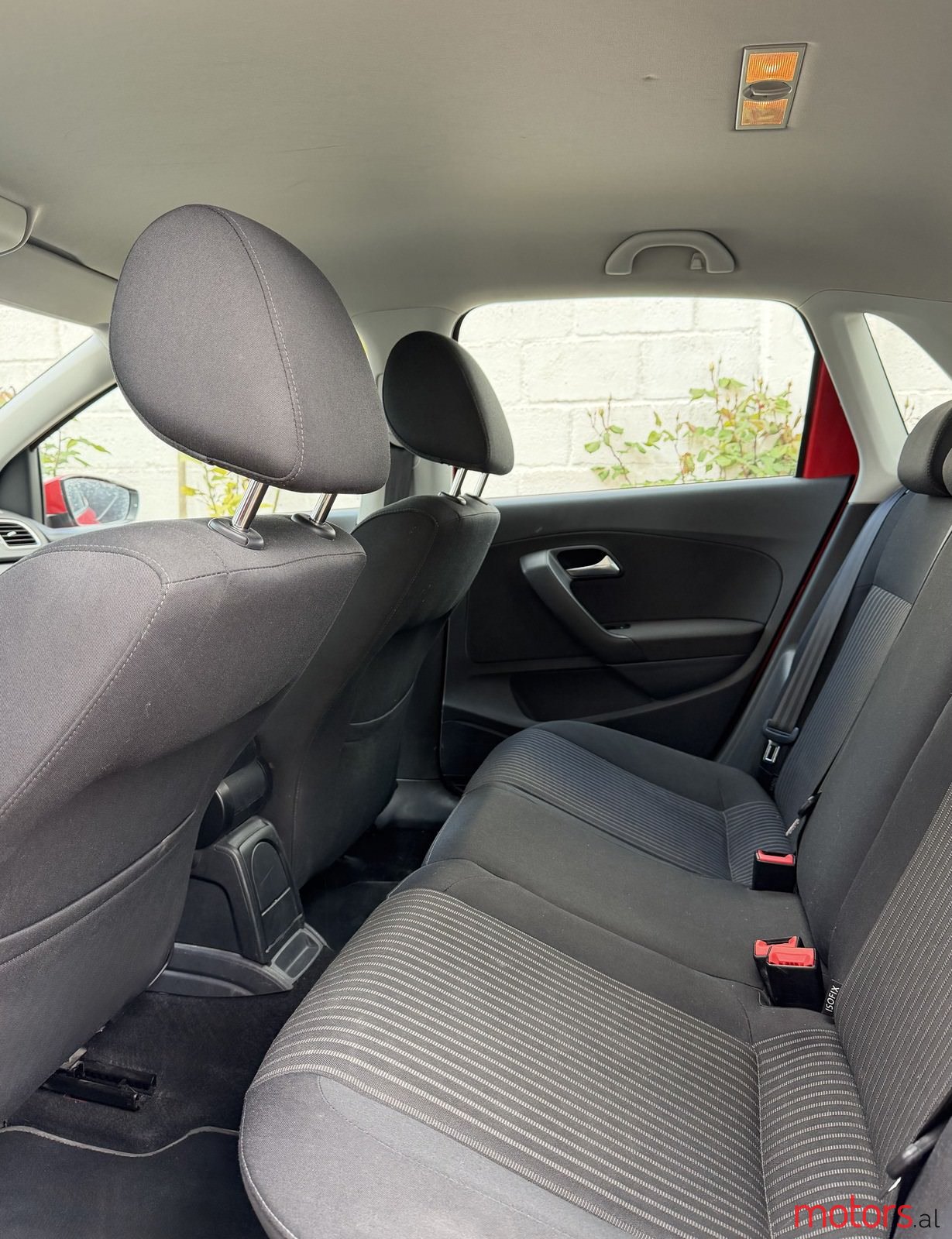 2012' Volkswagen Polo photo #5