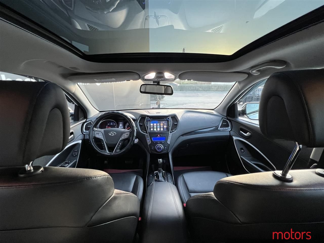 2013' Hyundai Santa Fe photo #4