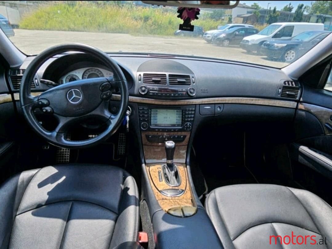 2009' Mercedes-Benz E 280 photo #4