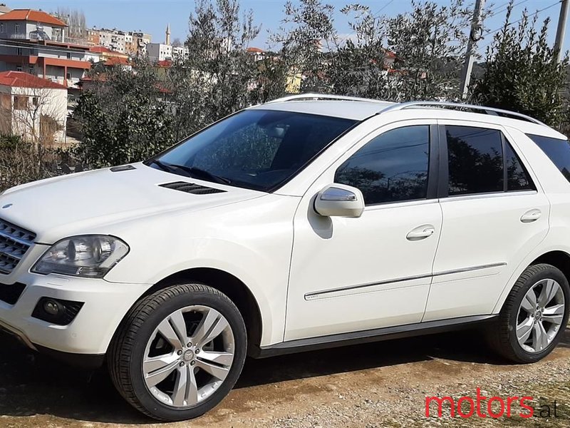 2010' Mercedes-Benz ML 350 photo #2