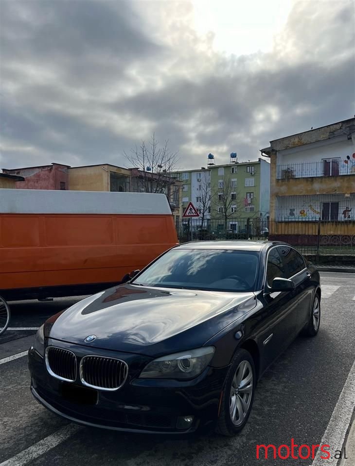 2012' BMW 740 photo #3