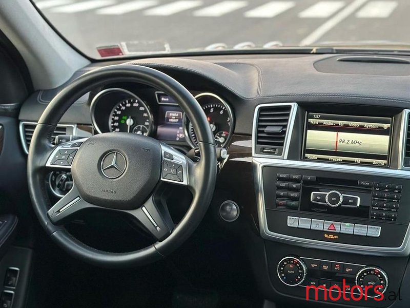 2015' Mercedes-Benz GL 450 photo #4