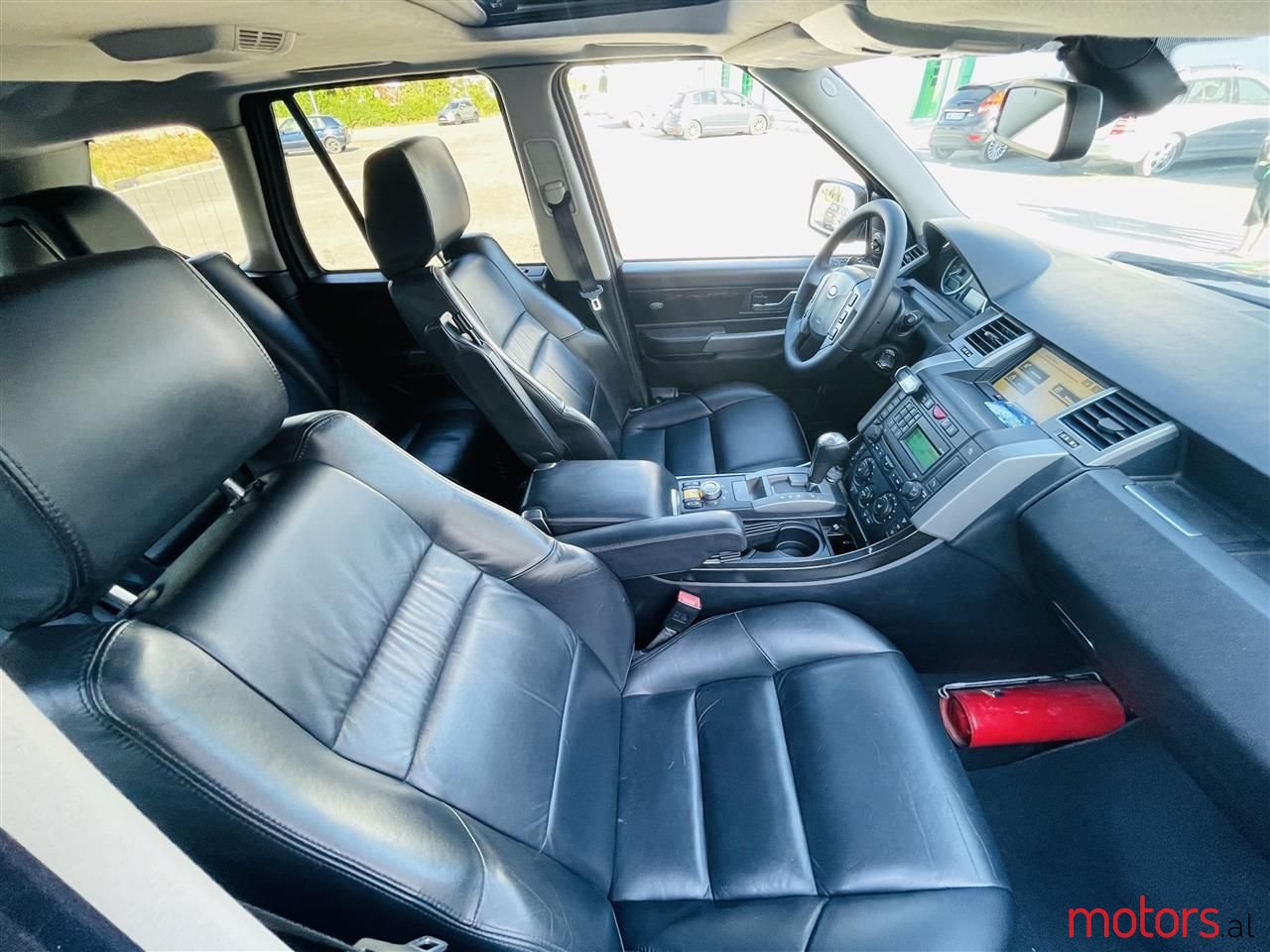 2008' Land Rover Range Rover photo #2