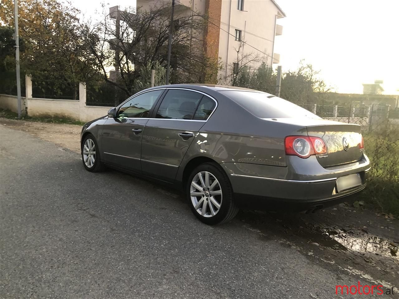 2008' Volkswagen Passat photo #3