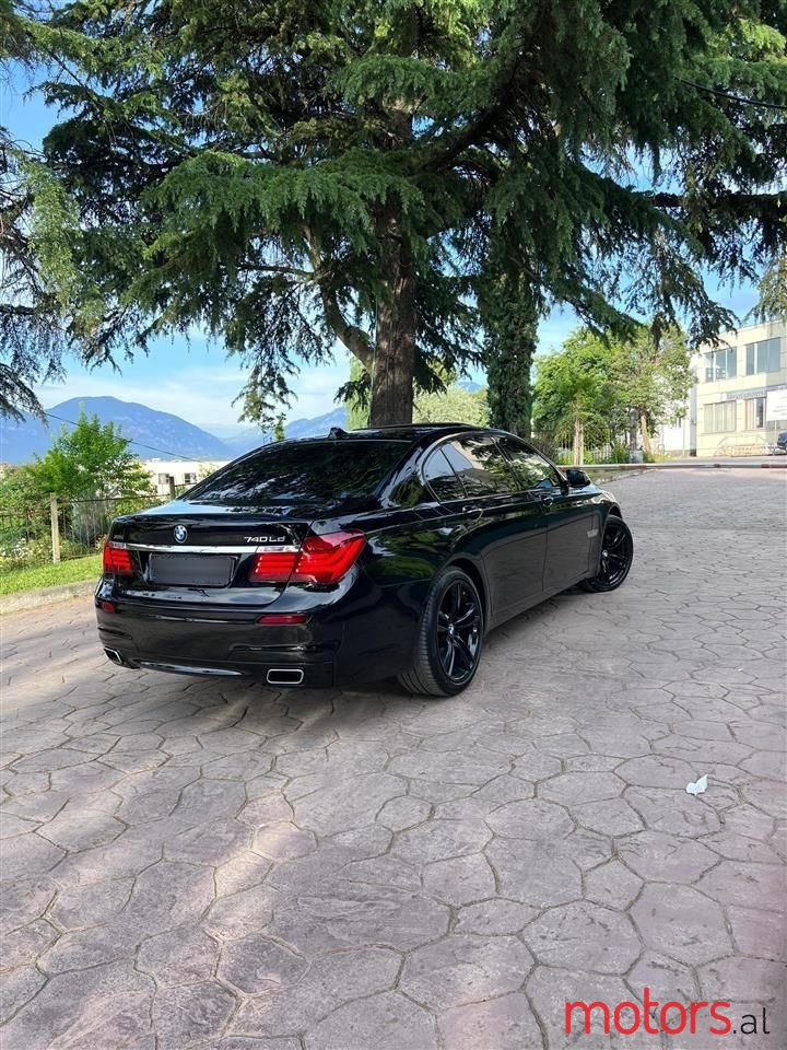 2015' BMW 740 photo #2