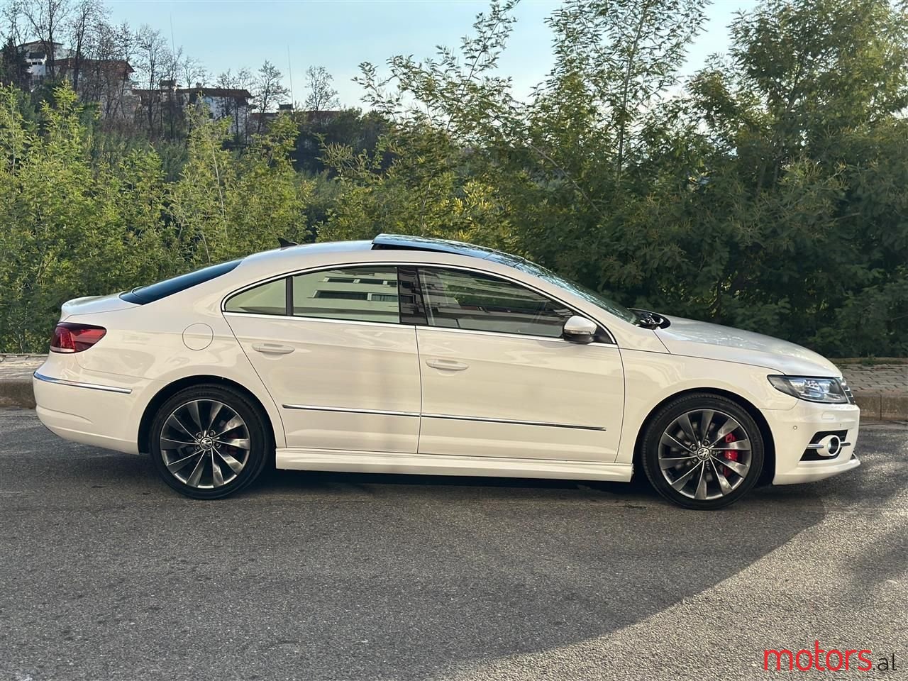 2012' Volkswagen Passat photo #4