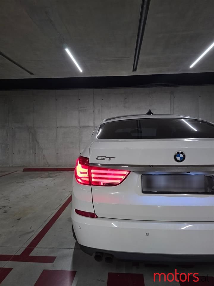 2012' BMW 520 photo #5